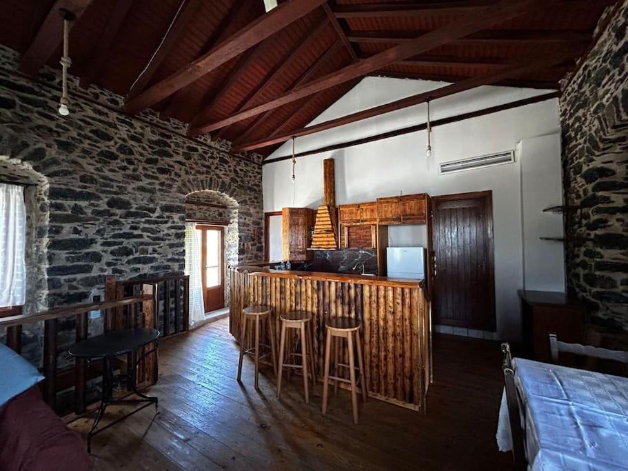 Μαγεμένος Πύργος Στις Θαλάμες Apartment Koumani Ngoại thất bức ảnh