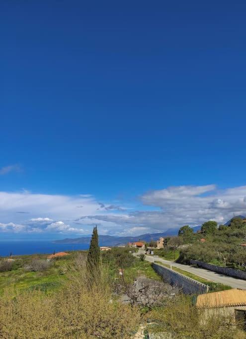 Μαγεμένος Πύργος Στις Θαλάμες Apartment Koumani Ngoại thất bức ảnh